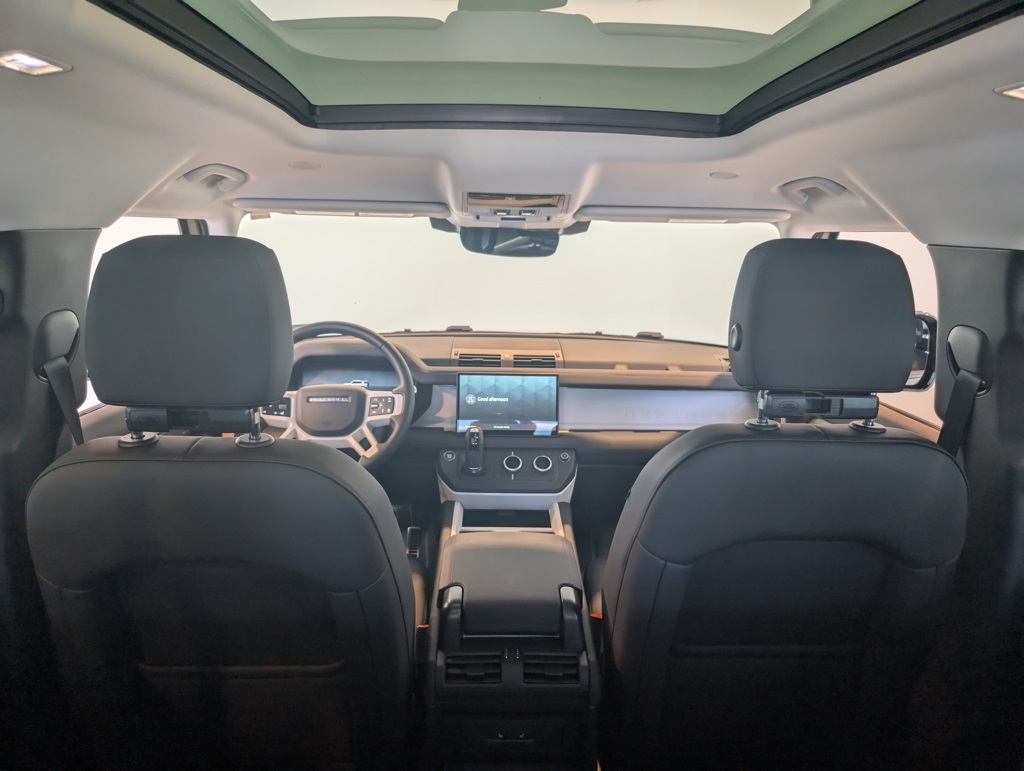 2025 Land Rover Defender 110 S photo 28