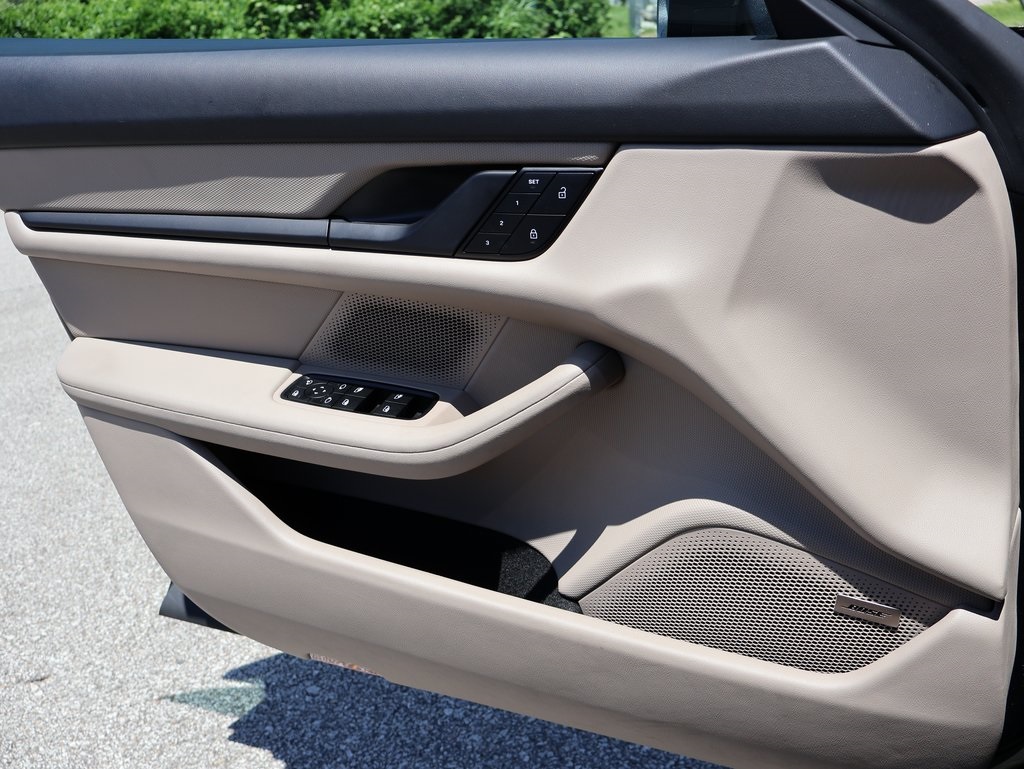 2023 Porsche Taycan 4S photo 34