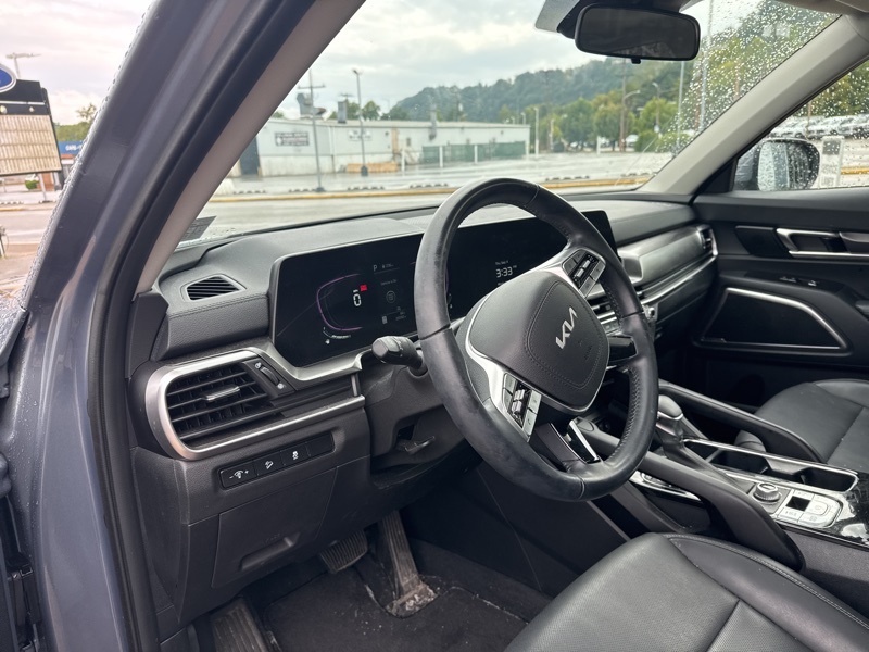 2024 Kia Telluride S photo 11