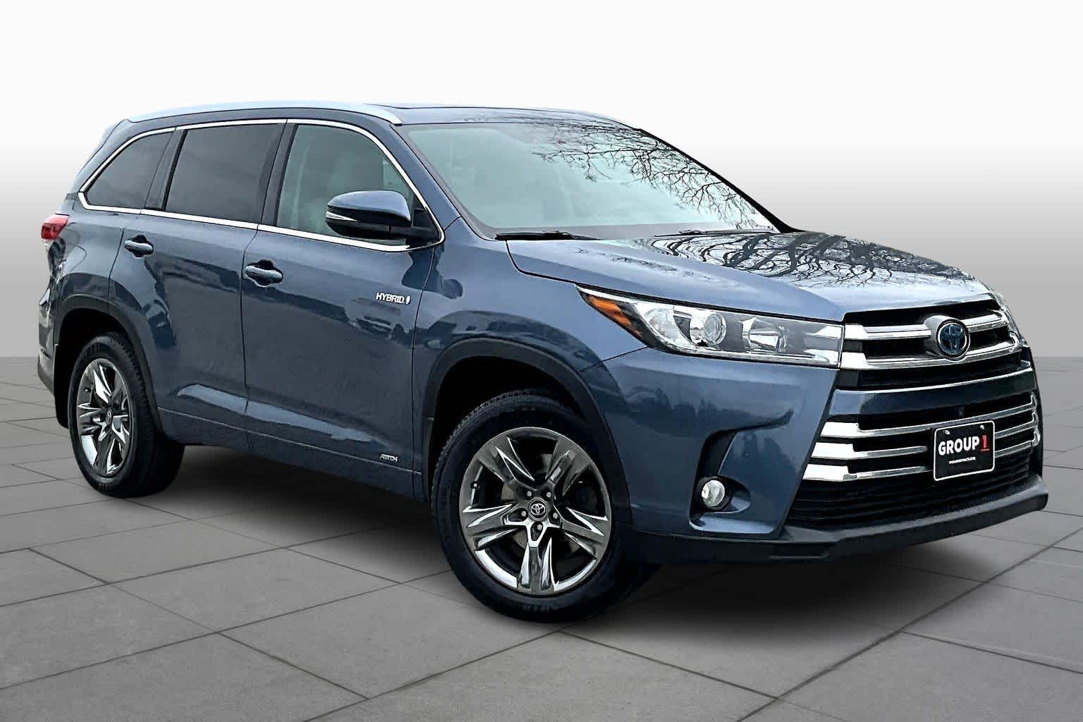 2017 Toyota Highlander Hybrid Limited Platinum photo 2