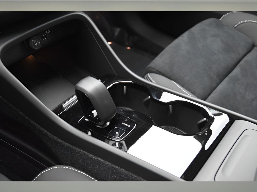 2024 Volvo C40 Recharge Plus photo 30