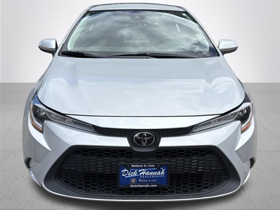 2022 Toyota Corolla LE photo 3
