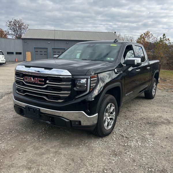 2024 GMC Sierra 1500 SLT's photo