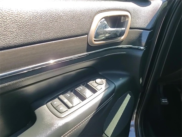 2017 Jeep Grand Cherokee Limited photo 9