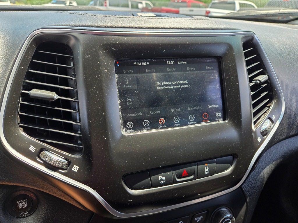 2021 Jeep Cherokee Altitude photo 18