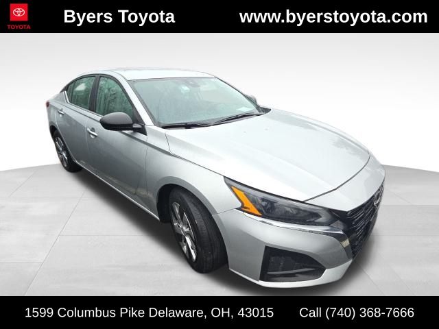 2024 Nissan Altima S's photo