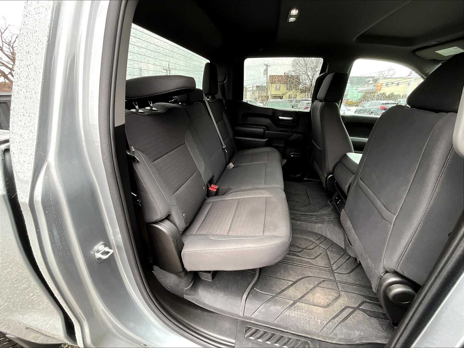 2024 Chevrolet Silverado 1500 Custom photo 16