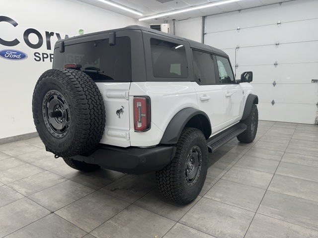 2025 Ford Bronco Outer Banks photo 4