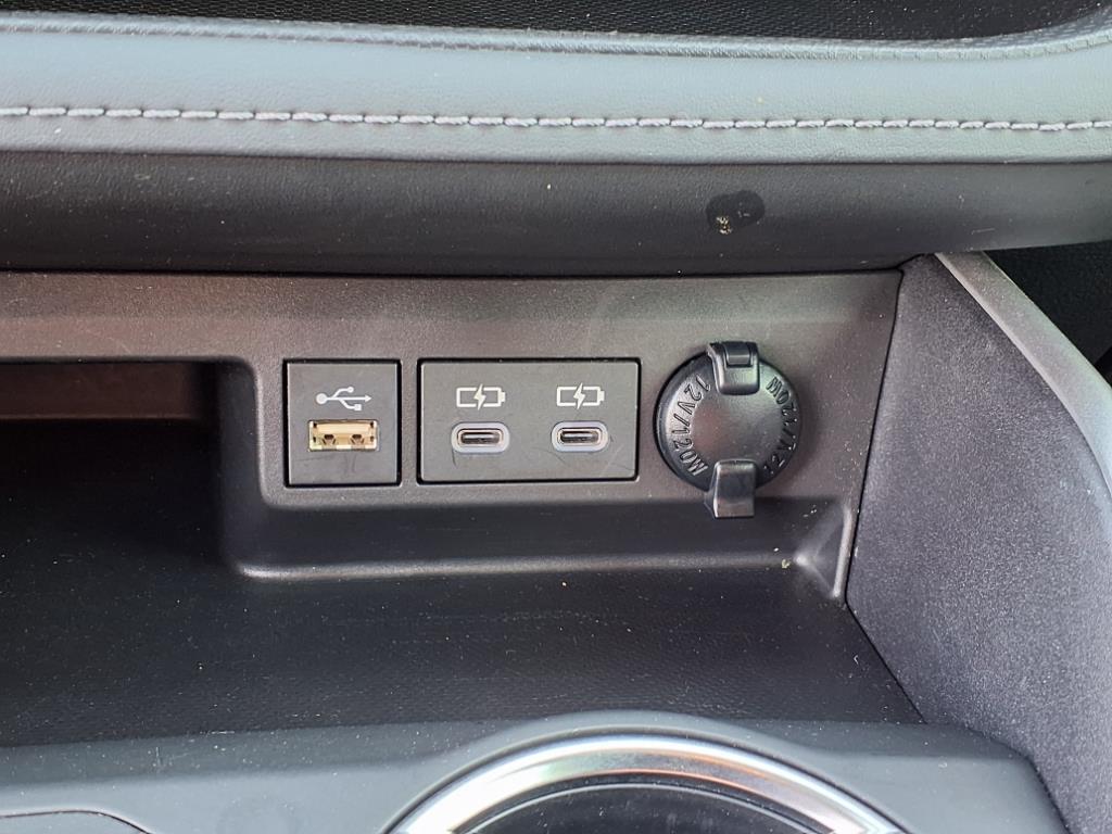 2023 Toyota Highlander L photo 11