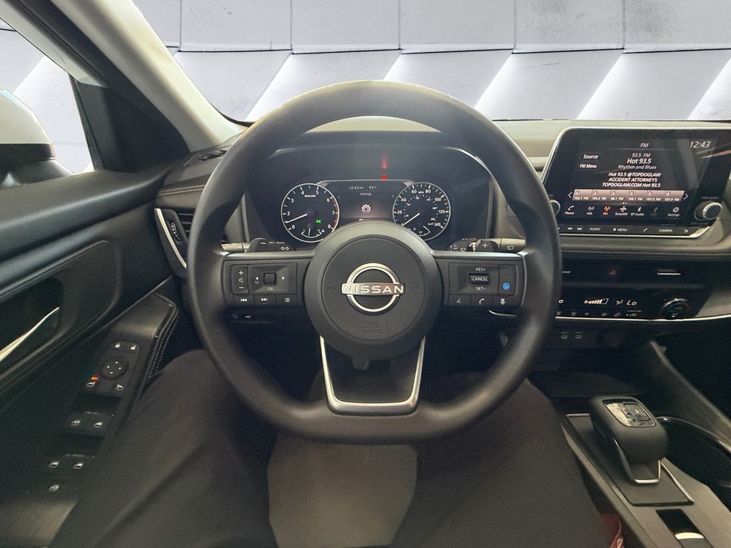 2024 Nissan Rogue SV photo 9