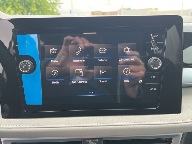 2025 Volkswagen Taos SE photo 16