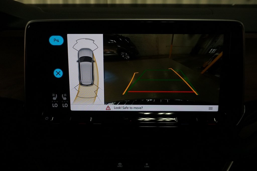 2025 Volkswagen Atlas SE Technology photo 22