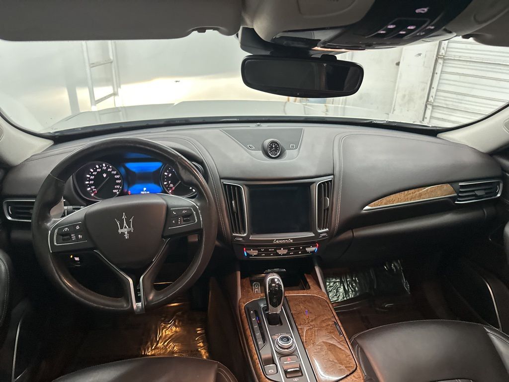 2017 Maserati Levante S photo 17