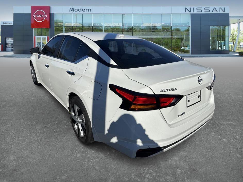 2025 Nissan Altima S photo 4