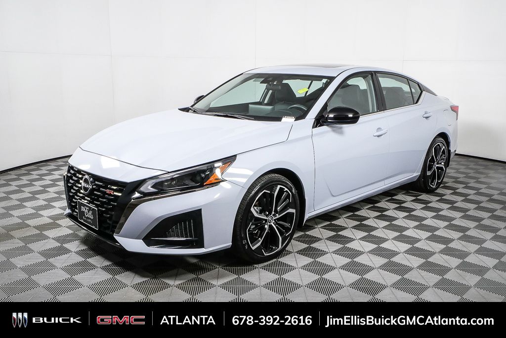 2023 Nissan Altima SR