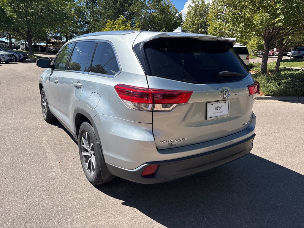 2019 Toyota Highlander XLE photo 2