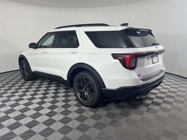 2025 Ford Explorer ST photo 4