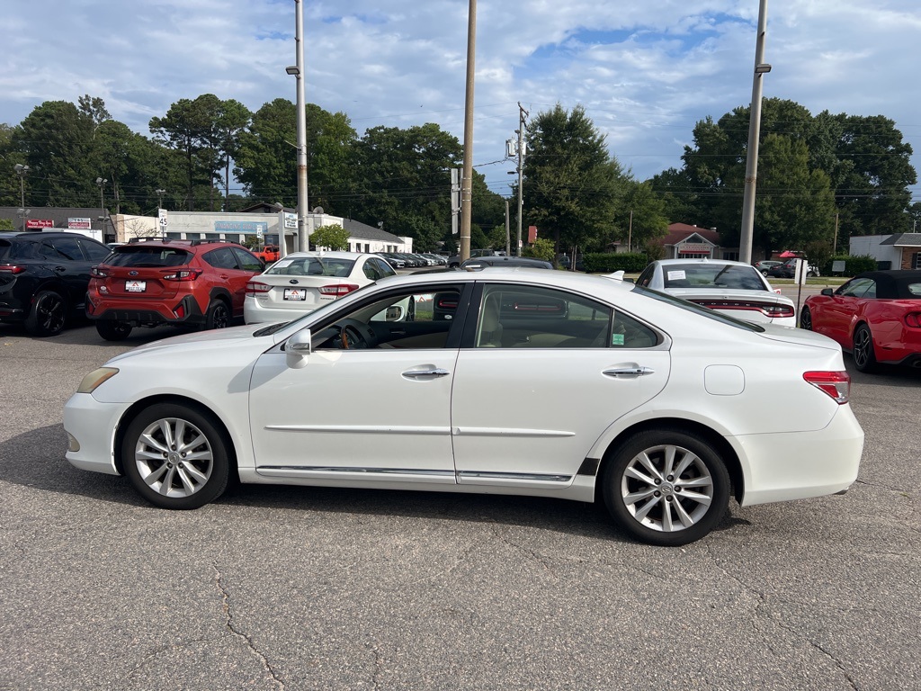 2011 Lexus ES 350 photo 7