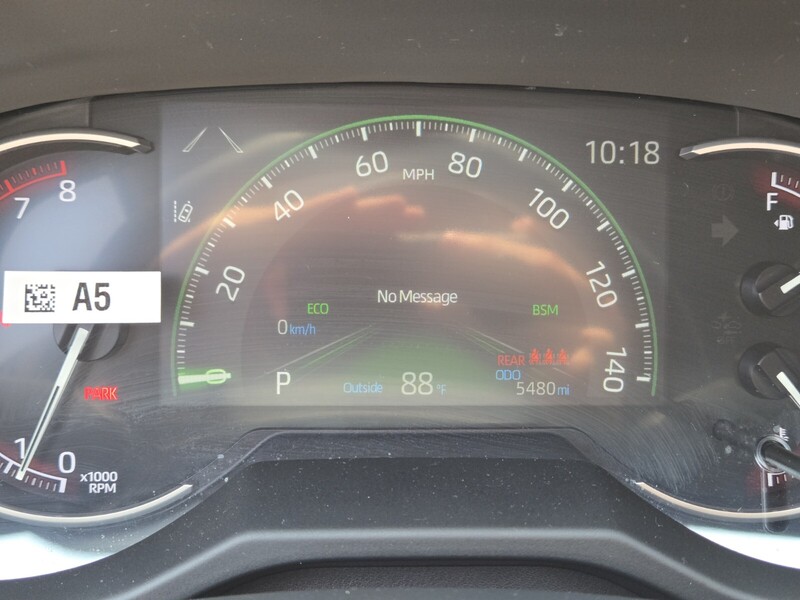 2024 Toyota RAV4 XLE photo 16
