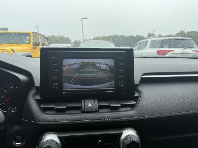 2021 Toyota RAV4 XLE photo 12