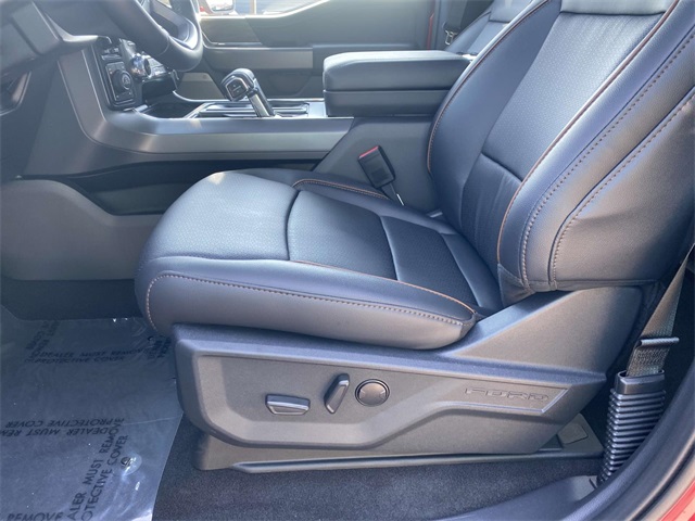 2025 Ford F-150 Lariat photo 12