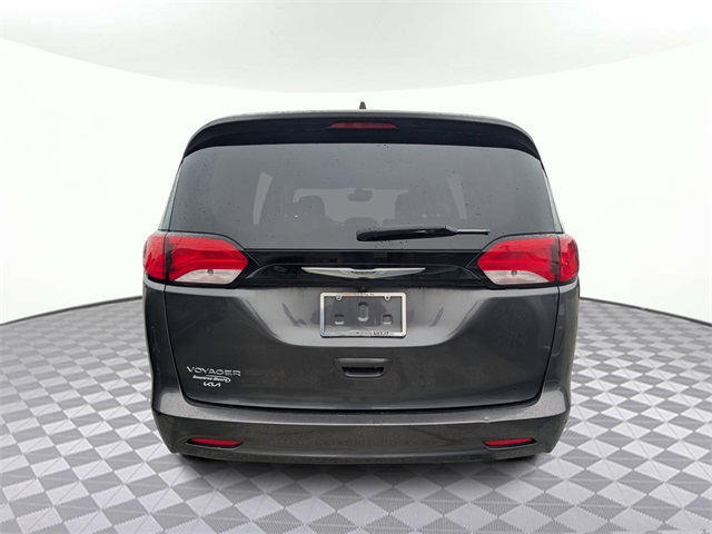 2023 Chrysler Voyager LX photo 4