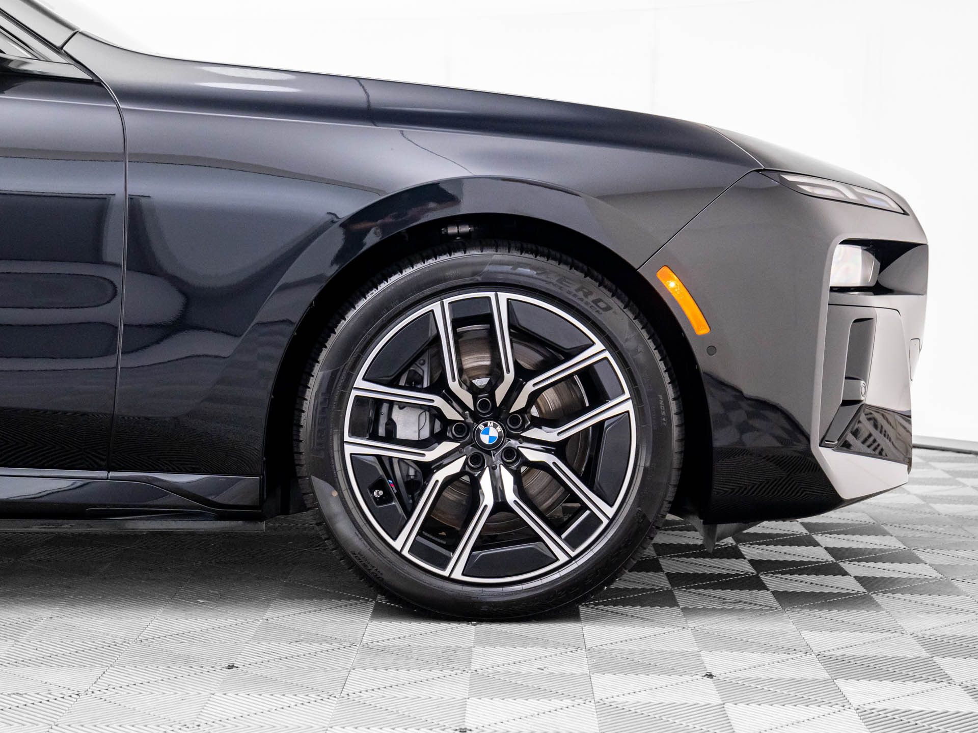 New 2025 Black Sapphire Metallic BMW 750e xDrive image 36