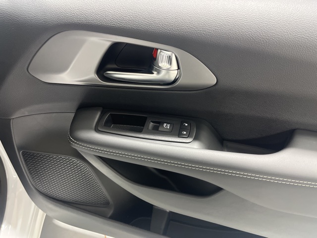 2025 Chrysler Voyager LX photo 23
