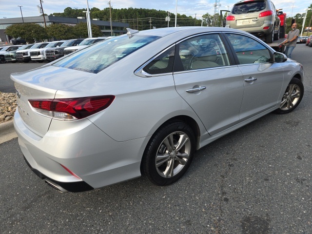 2019 Hyundai Sonata SEL photo 3