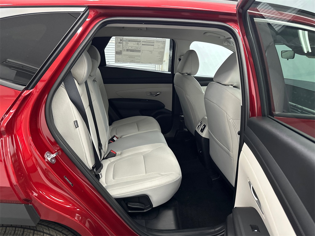 2026 Hyundai Tucson SEL photo 16