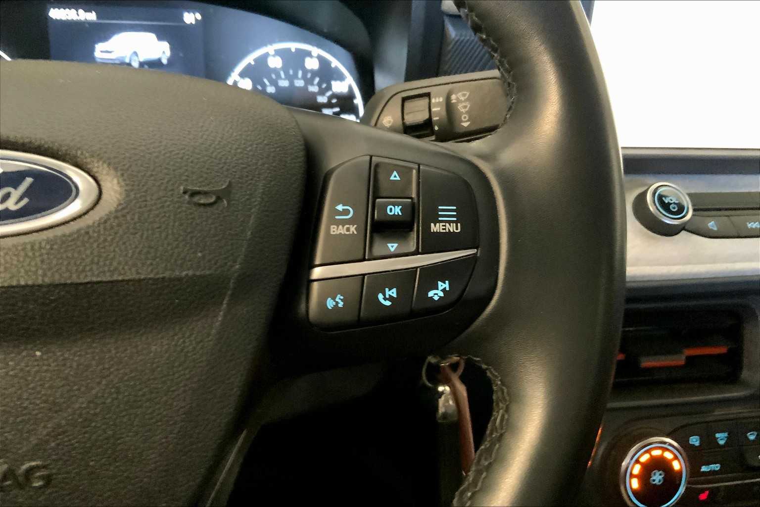 2023 Ford Maverick XLT photo 22