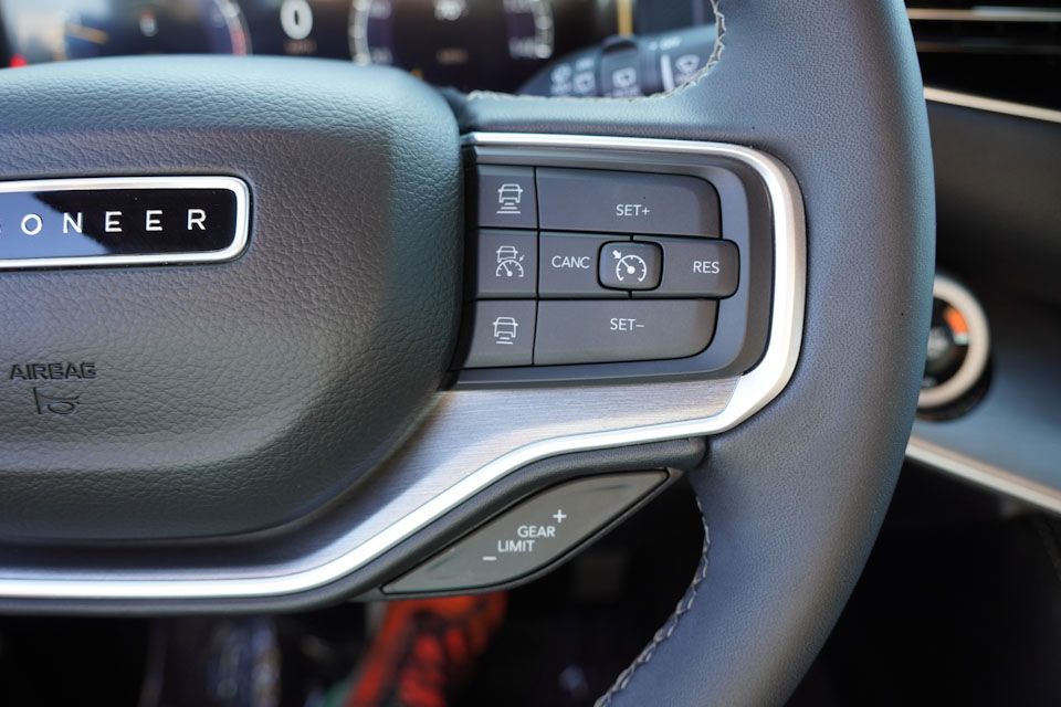 2025 Jeep Wagoneer Base photo 34