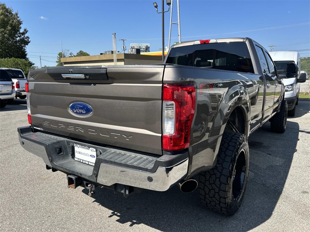 2019 Ford F-350 Lariat photo 2