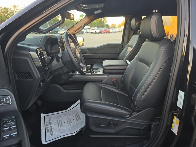 2025 Ford F-150 Lariat photo 3