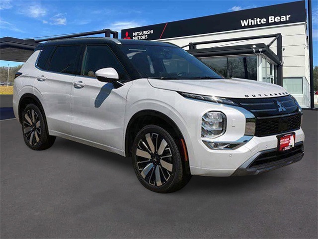 2025 Mitsubishi Outlander SEL's photo