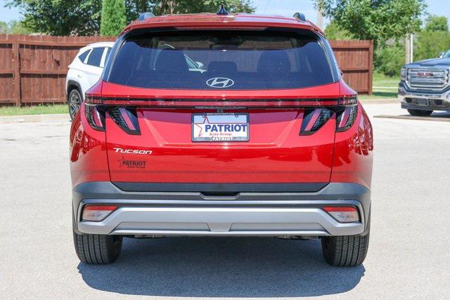 New 2025 Red Hyundai SEL Convenience FWD image 4