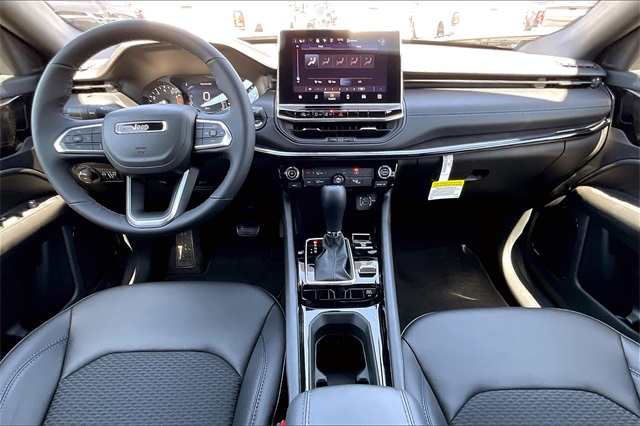 2025 Jeep Compass Latitude photo 5