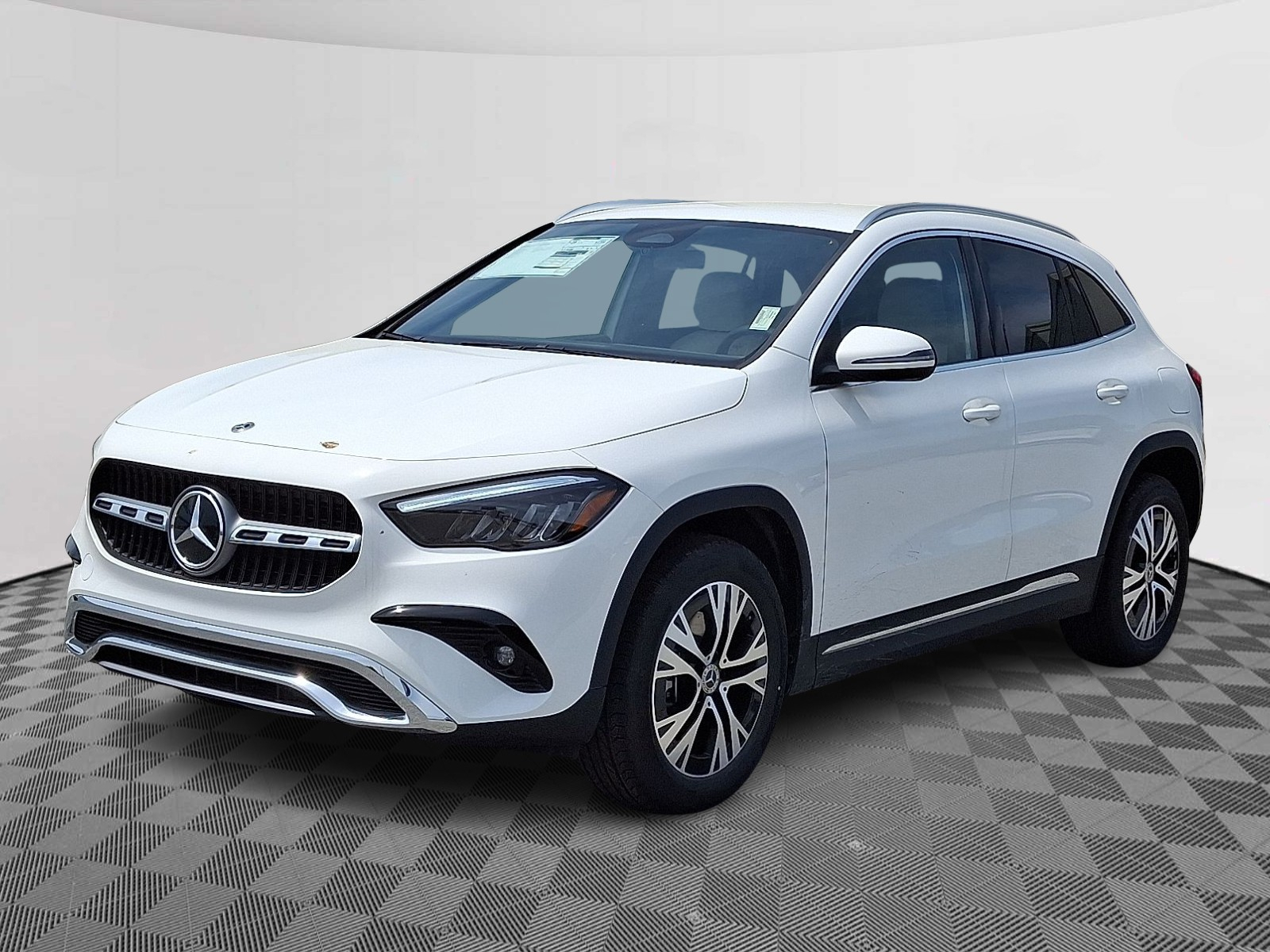 2025 Mercedes Benz GLA 250 4MATIC photo 2