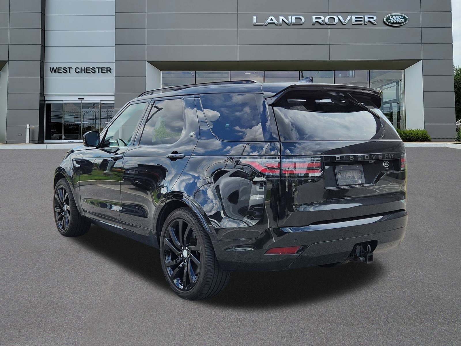 2023 Land Rover Discovery HSE R-Dynamic photo 3