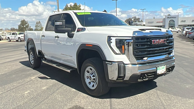 2024 GMC Sierra 2500HD Pro's photo