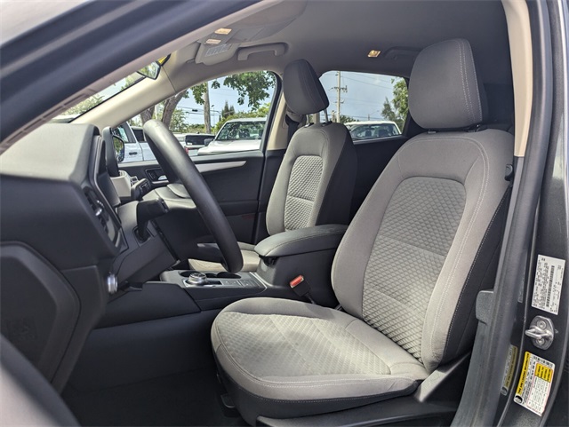 2020 Ford Escape SE photo 4