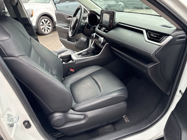 2021 Toyota RAV4 XLE Premium photo 23