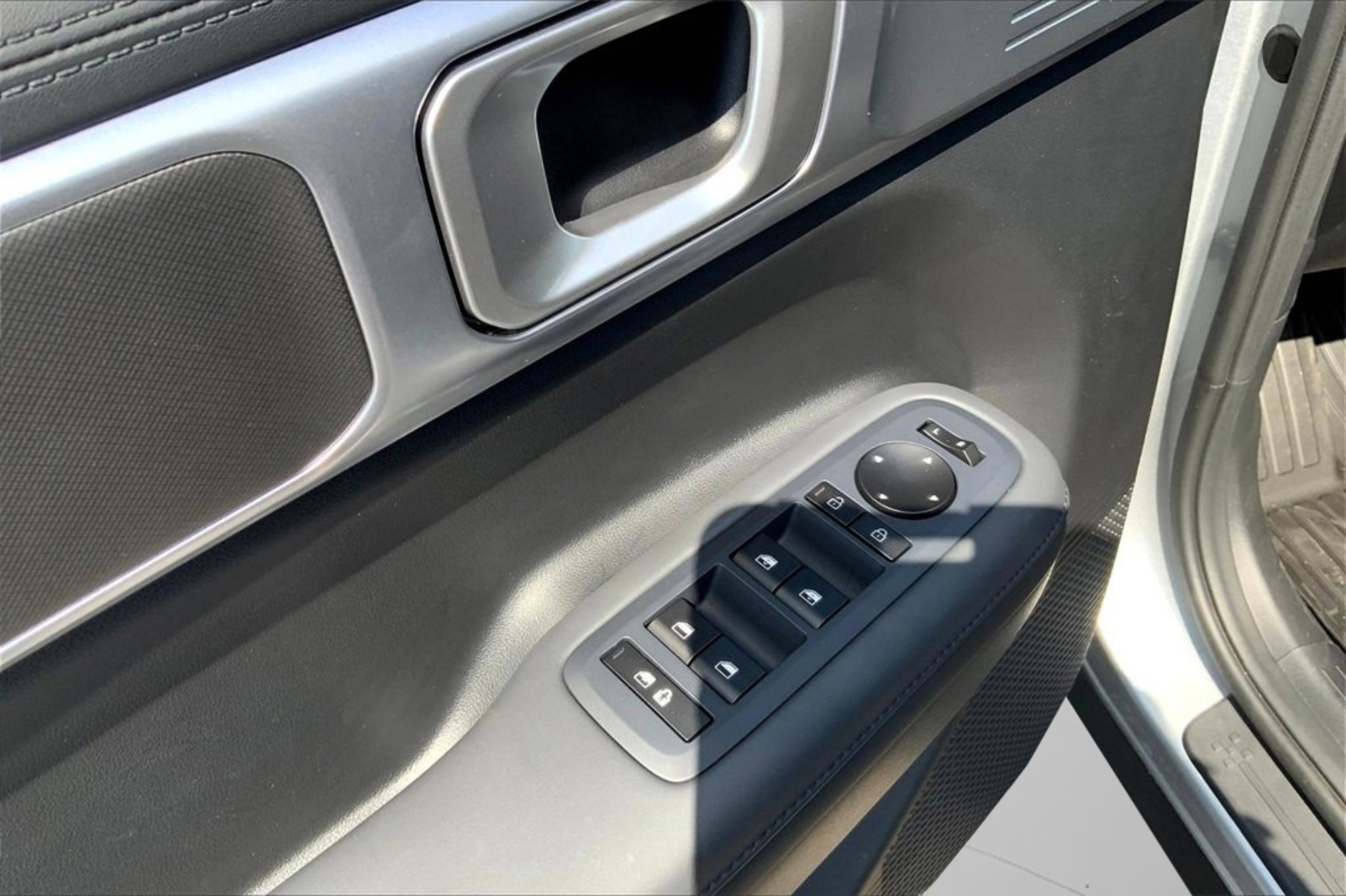 2026 Hyundai Santa Fe XRT photo 2