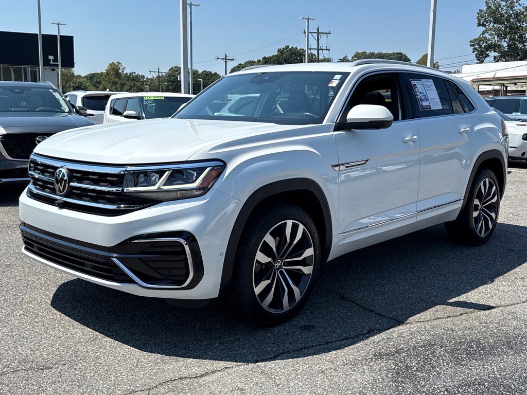 2022 Volkswagen Atlas Cross Sport V6 SEL Premium R-Line photo 3