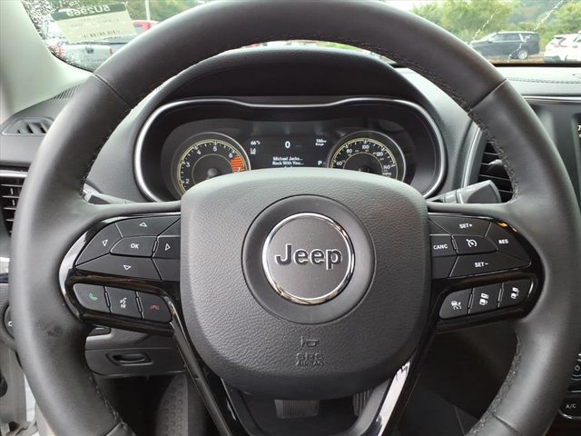2023 Jeep Cherokee Altitude photo 18
