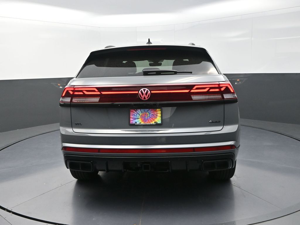 2025 Volkswagen Atlas Cross Sport SEL R-Line photo 5