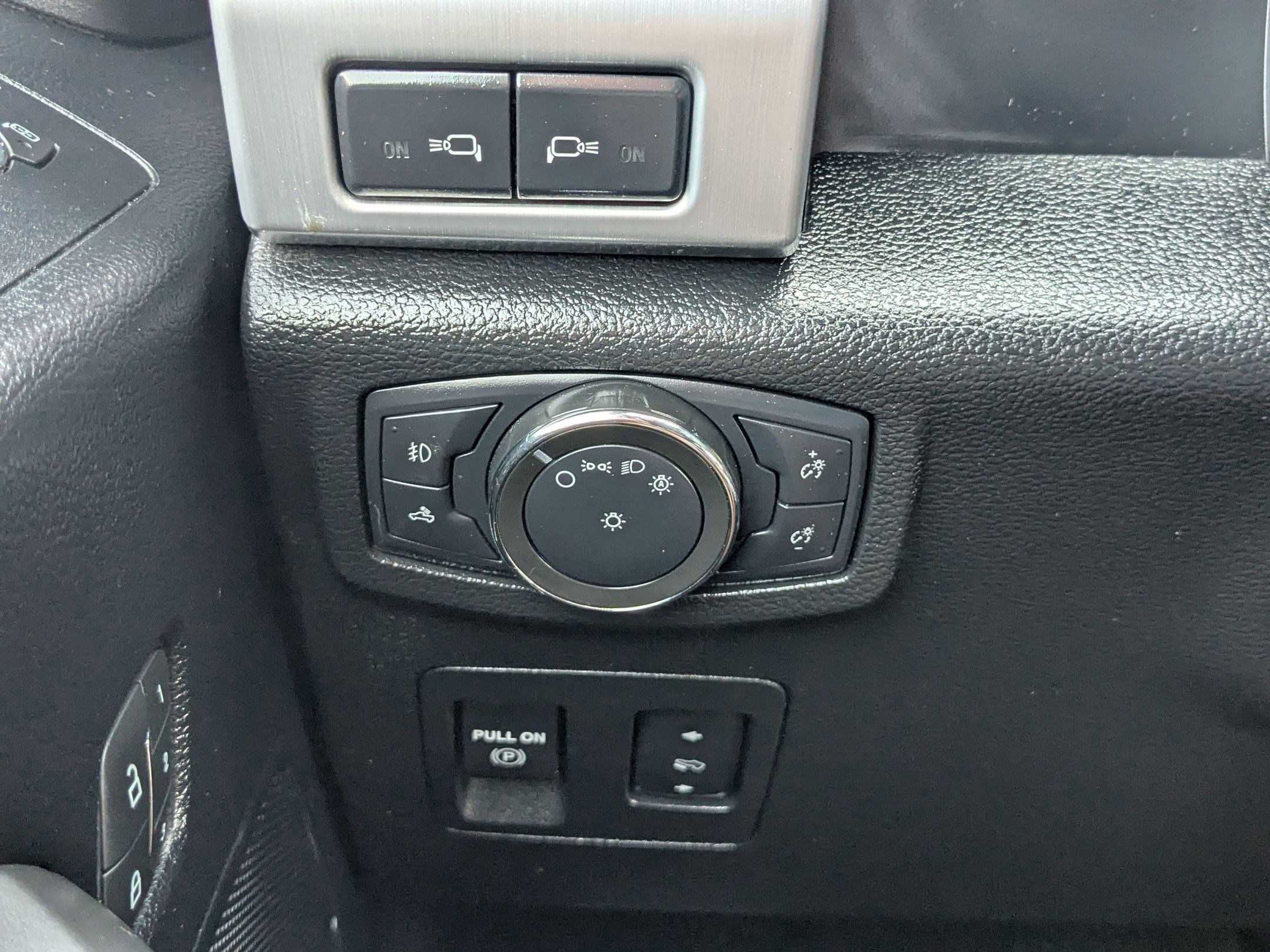 2020 Ford F-150 Platinum photo 17