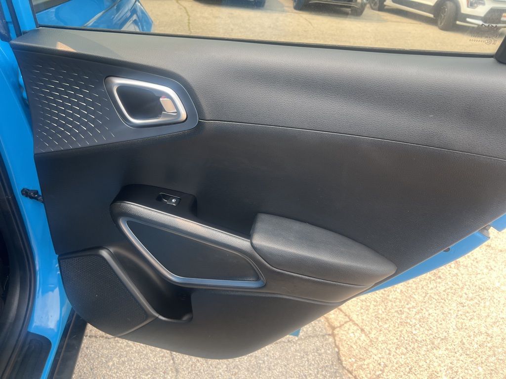 2023 Kia Soul EX photo 17