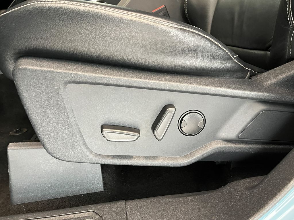 2021 Ford Bronco First Edition photo 15