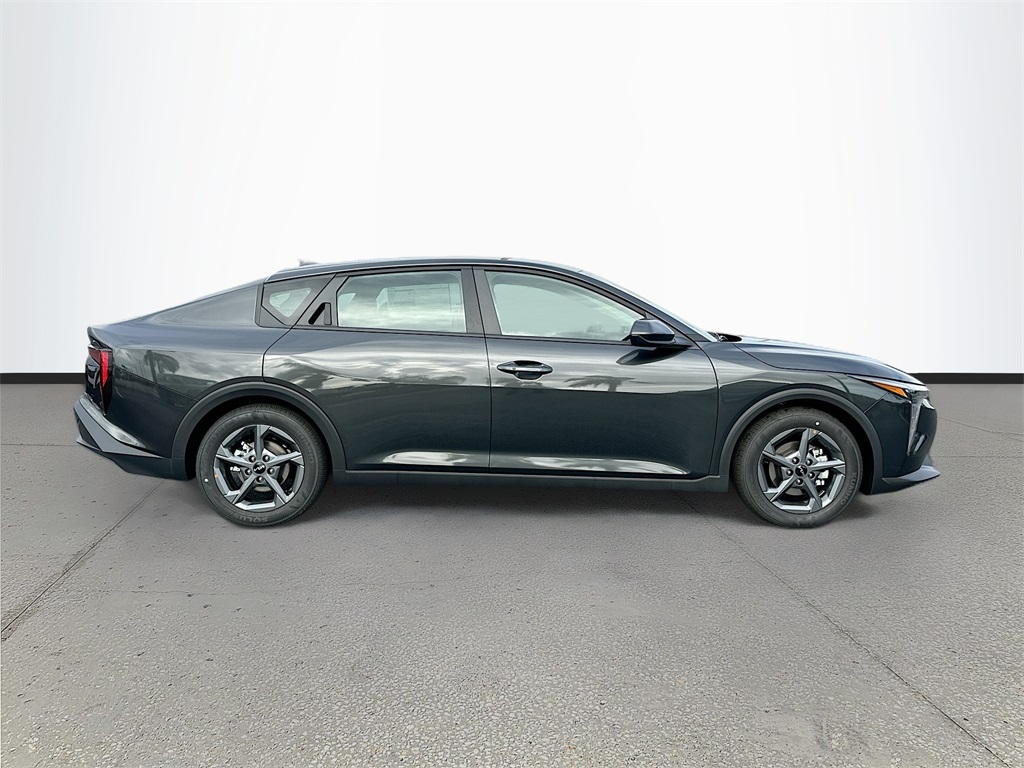 2025 Kia K4 LXS photo 8